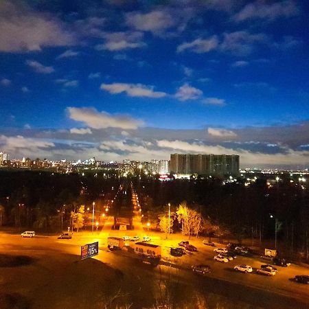 Шикарная Vip Квартира 8 Мин Пешком От М Дарница Kijev Kültér fotó